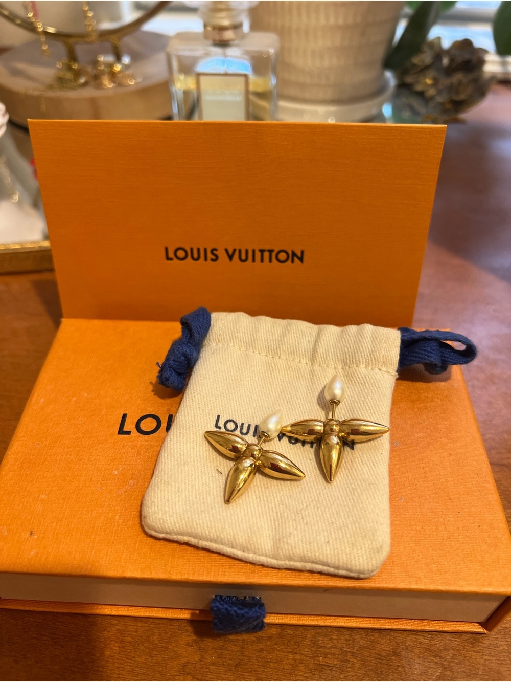 Louis Vuitton Louisette earrings